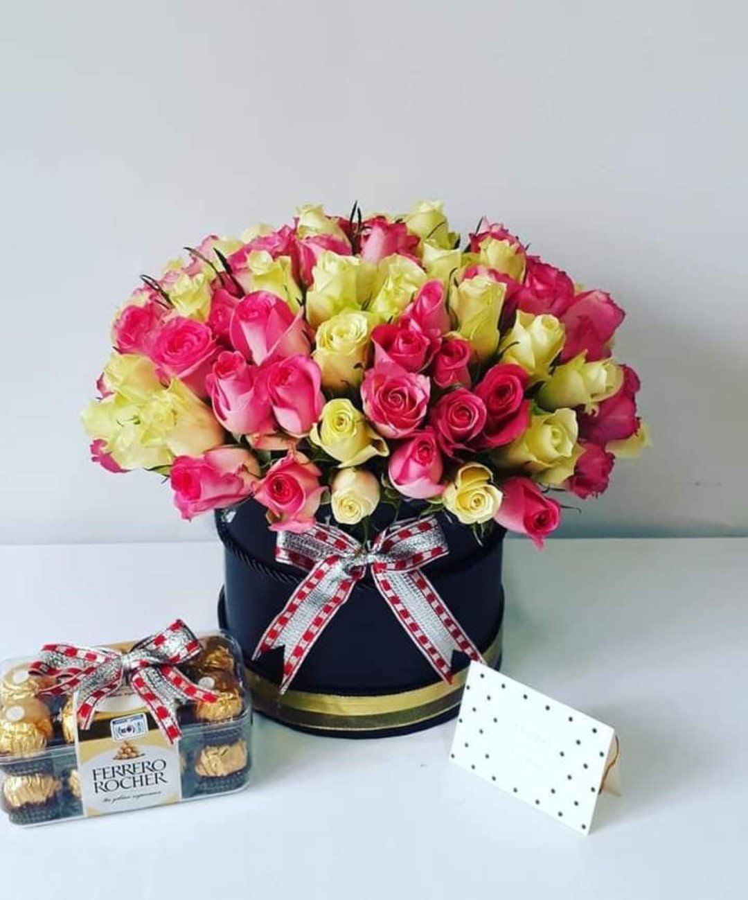 Round boxed flower with ferrero chocolates